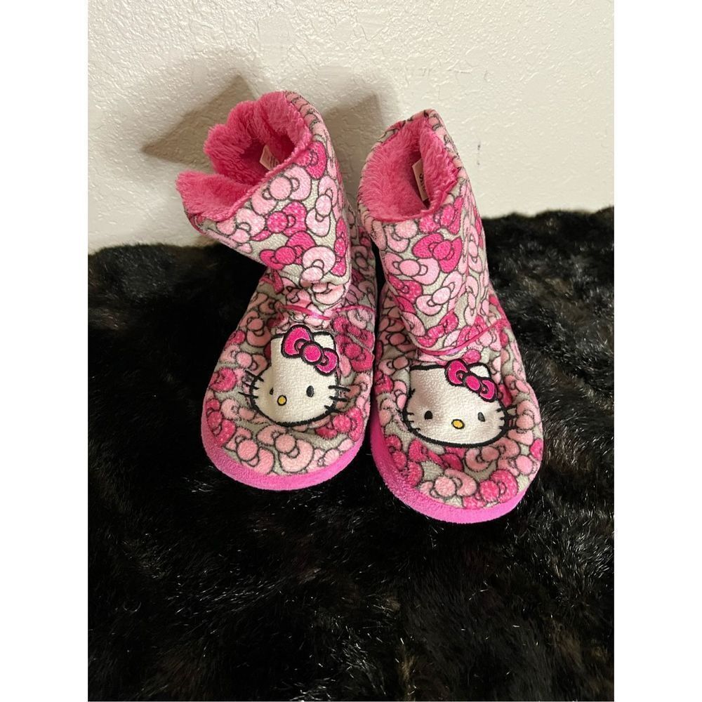Toddler Girls' Hello Kitty Bootie Slippers Size 2 3‎